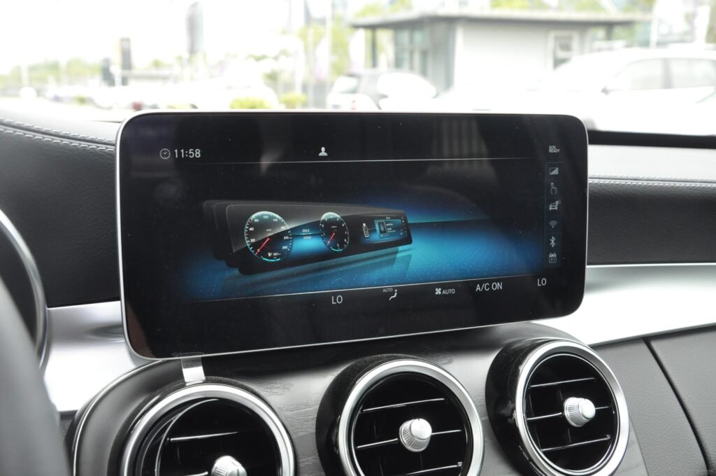 3 Requirements for Automotive LCD Screen Selection